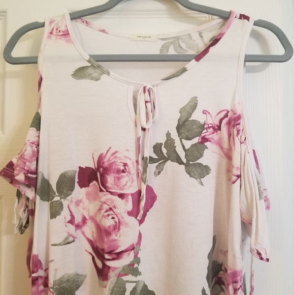 Cold Shoulder, Flutter Sleeve, White/Floral Top - Picture 2 of 6